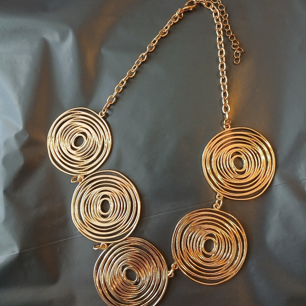 Elegant Gold Spiral Necklace